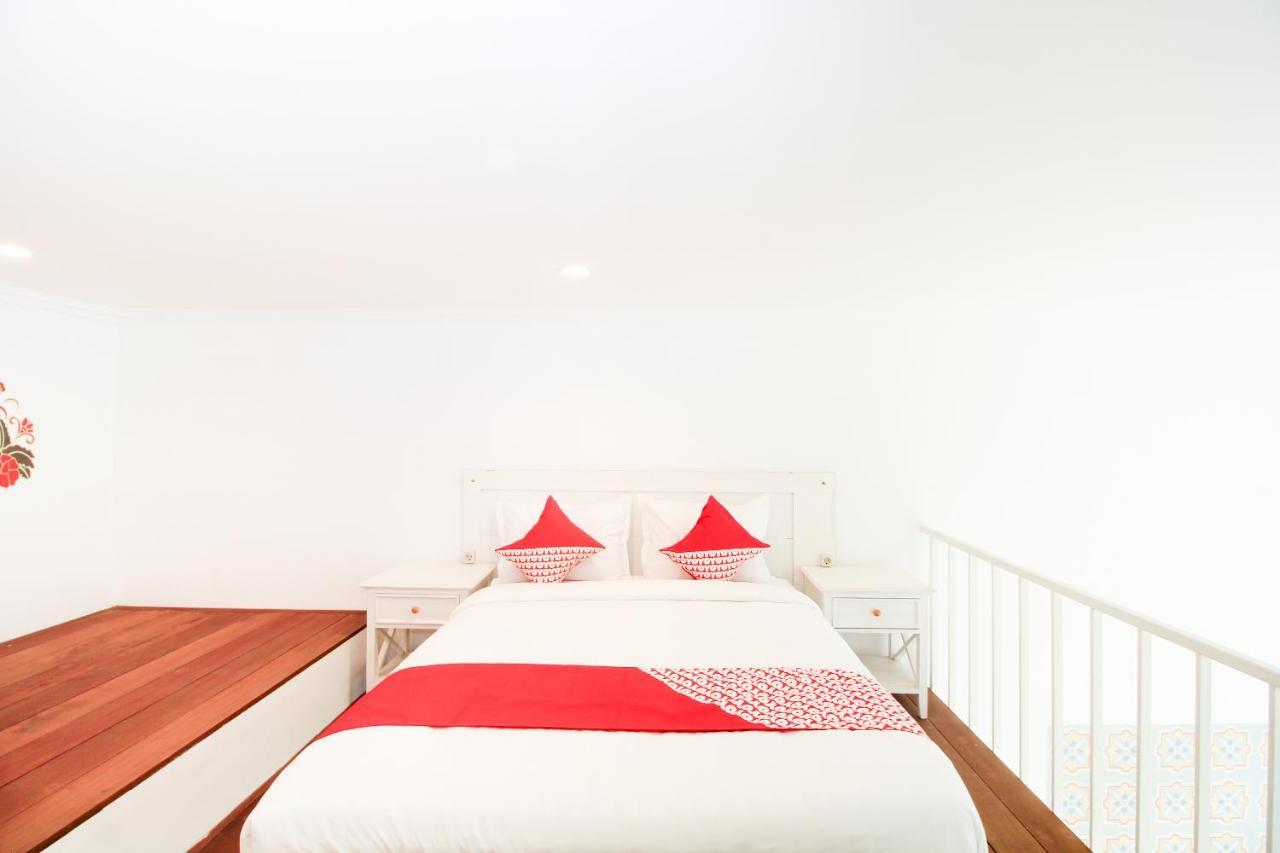 Oyo 204 Blessing Residence Σουραμπάγια Εξωτερικό φωτογραφία