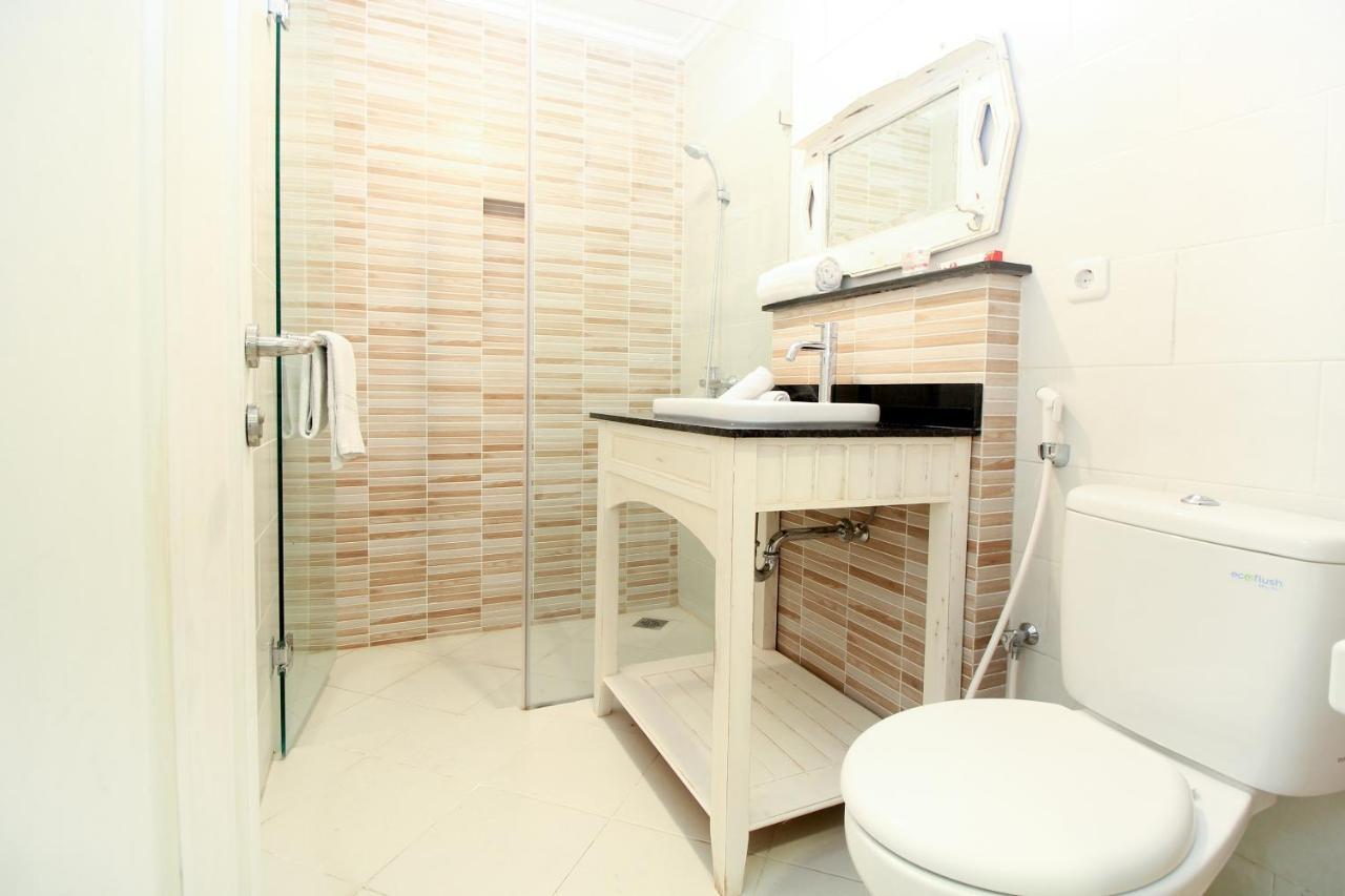 Oyo 204 Blessing Residence Σουραμπάγια Εξωτερικό φωτογραφία
