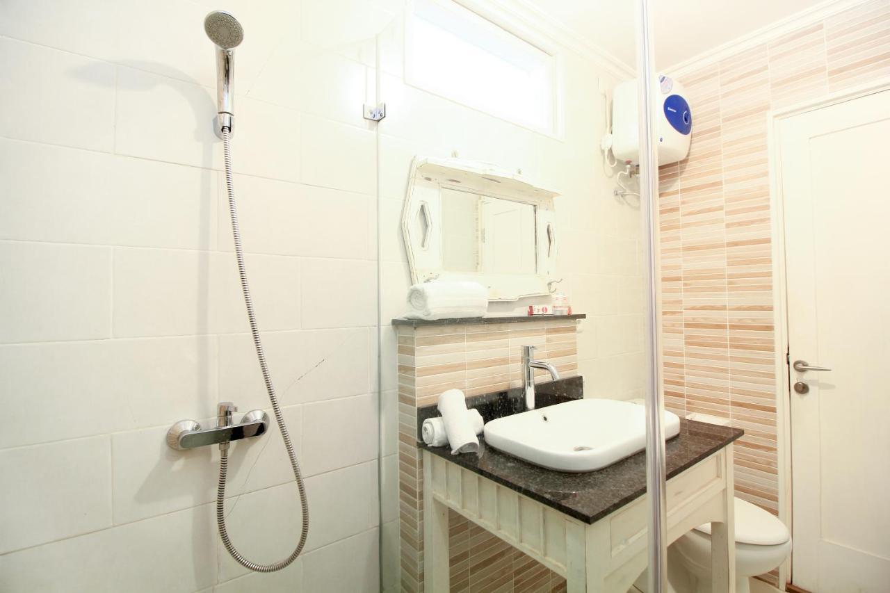 Oyo 204 Blessing Residence Σουραμπάγια Εξωτερικό φωτογραφία