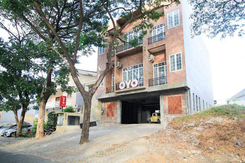 Oyo 204 Blessing Residence Σουραμπάγια Εξωτερικό φωτογραφία