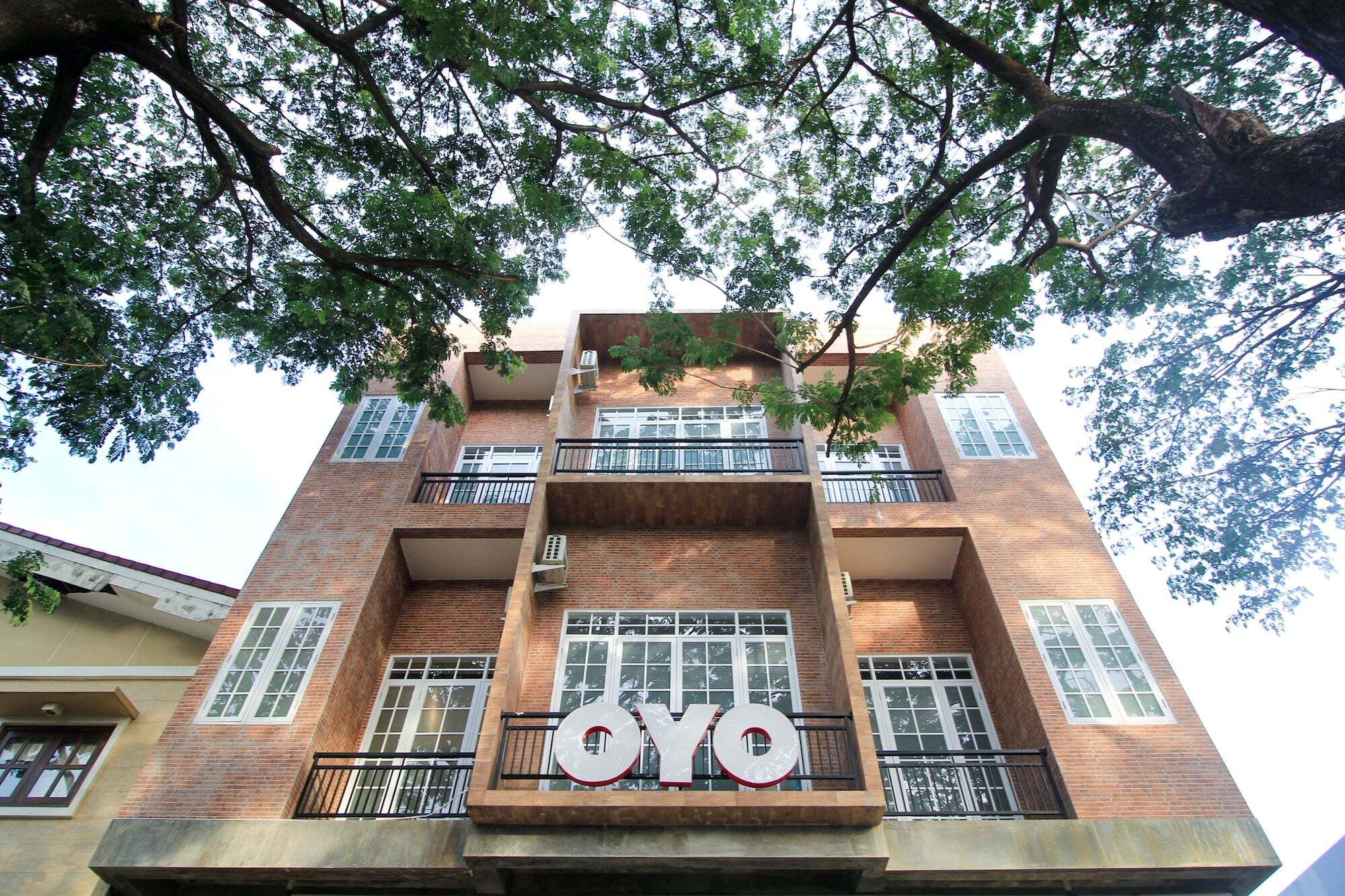 Oyo 204 Blessing Residence Σουραμπάγια Εξωτερικό φωτογραφία